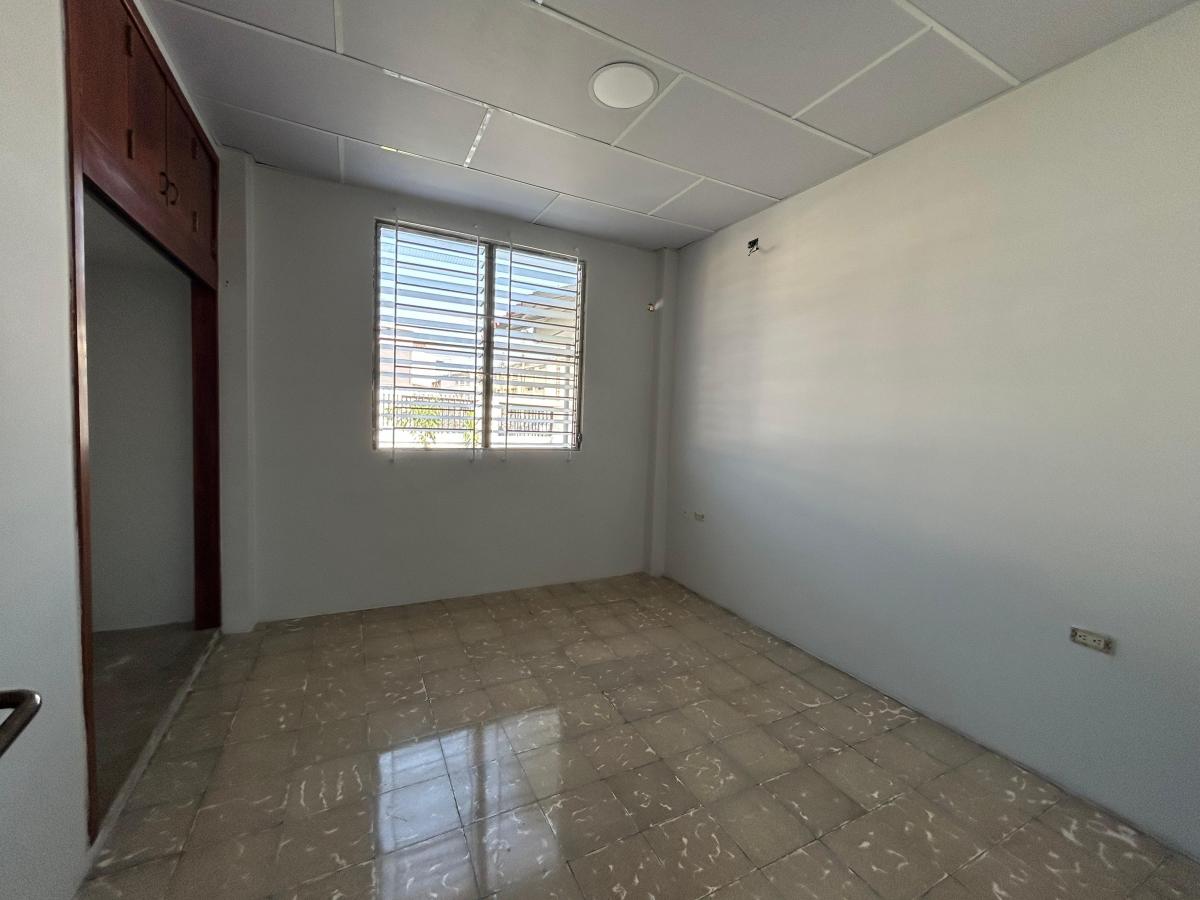 Alquilo/ Vendo Casa Amplia Planta Baja en La Ciudadela Bolivariana, Guayas — imagen 9