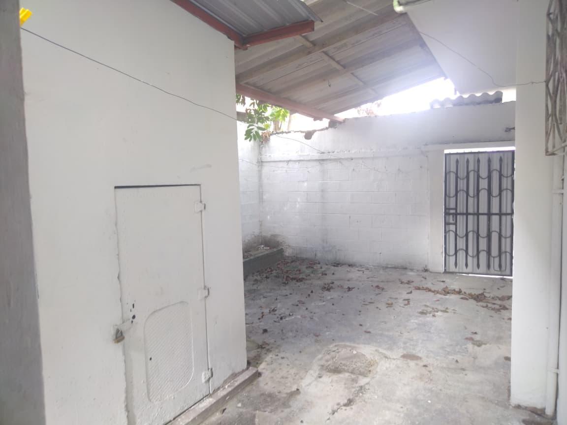 Se Vende Casa Cdla Moran Valverde, Sector Iess (Monij), Guayas — imagen 2