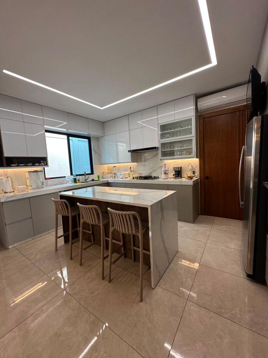 En Venta Casa Vista Al Lago en Samborondon Km 5, Isla Mocoli, Urbanizacion Isla del Río, 440 m², 3d, Guayas — imagen 3