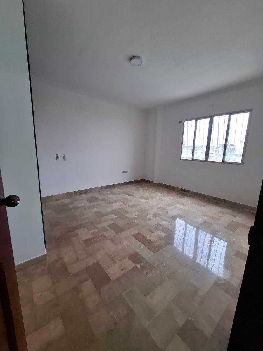 Alborada 13 Sector Cerrado: en Alquiler o Venta Elegante y Amplia Casa Remodelada de 4 Habitaciones, Guayas — imagen 5