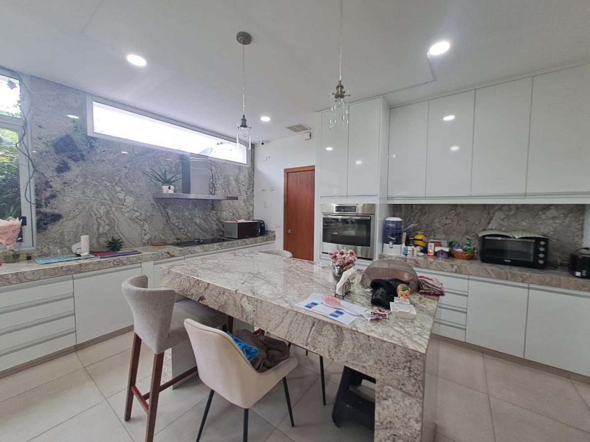 Se Vende Linda Villa con Piscina, con Terreno Adjunto Urbanización Cerrada, Guayas — imagen 8