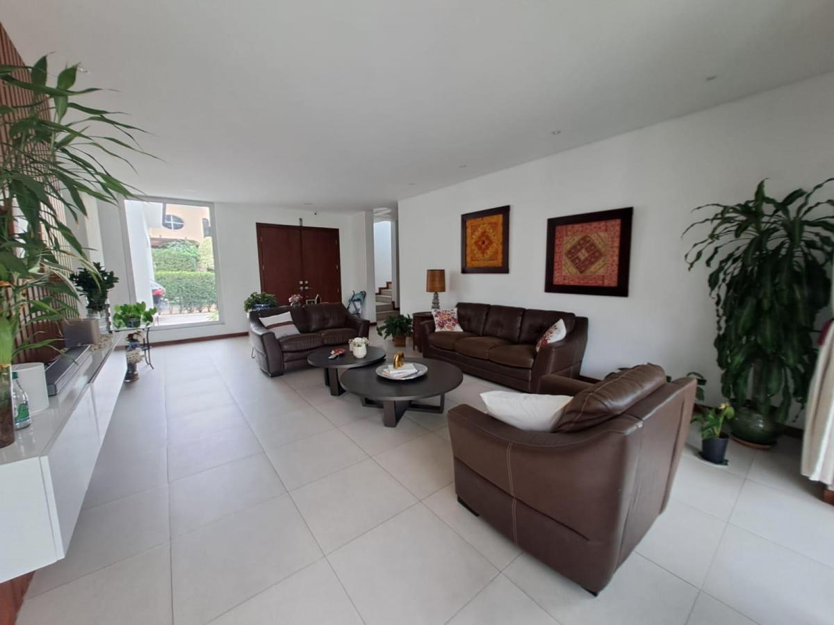 Se Vende Linda Villa con Piscina, con Terreno Adjunto Urbanización Cerrada, Guayas — imagen 4