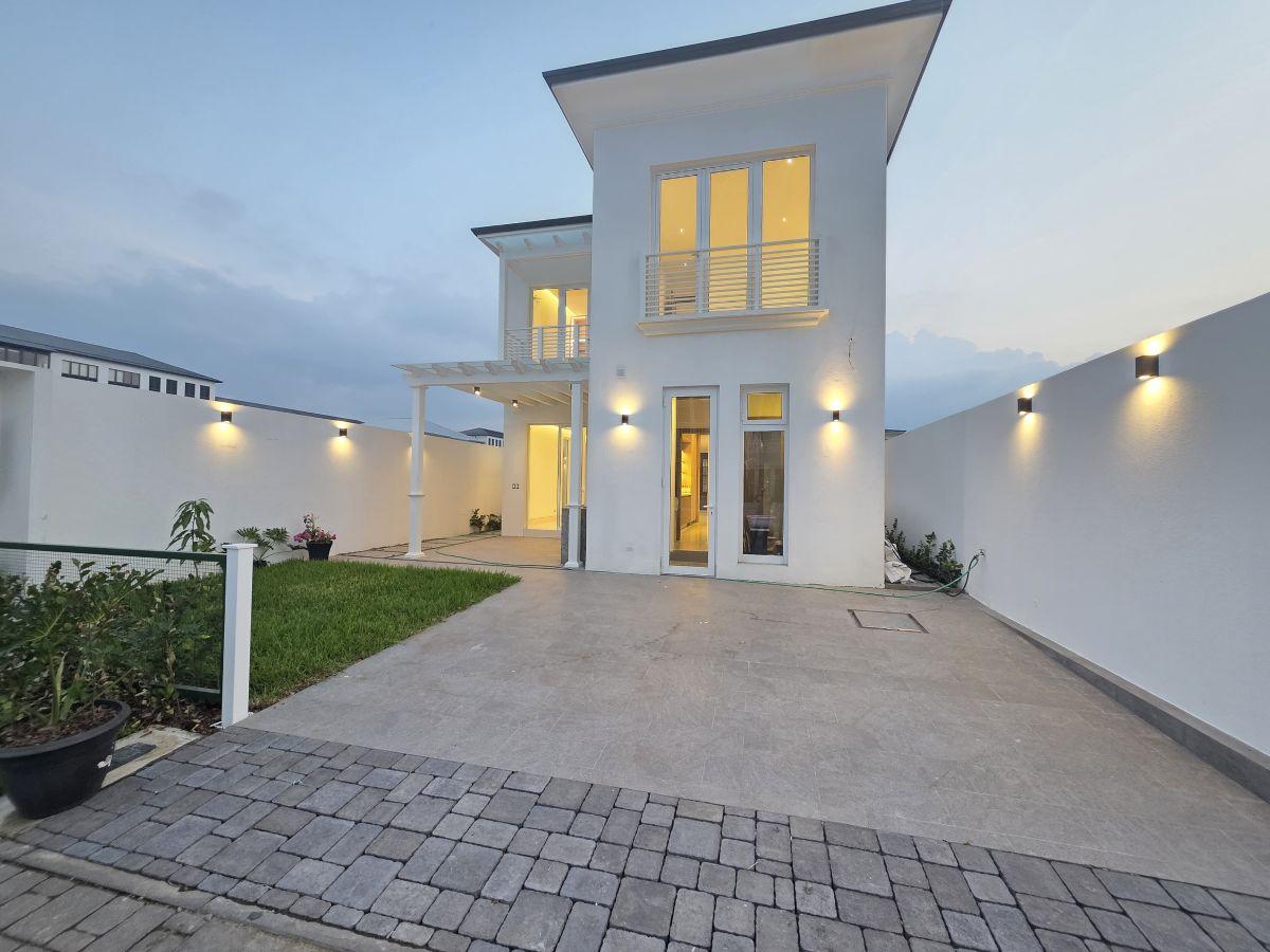 En Venta Hermosa Casa de Estreno en Aires Norte, Guayas — imagen 9