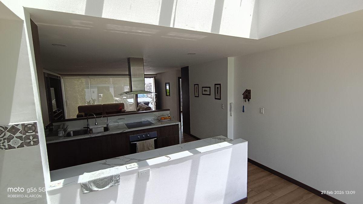 Casa de Venta en Cumbaya 2 Dorm. — imagen 2