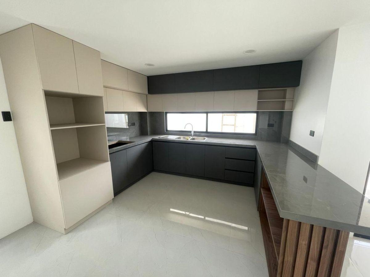 Vendo Casa de Estreno en Urb. El Condado Vicollinci, Guayas — imagen 5