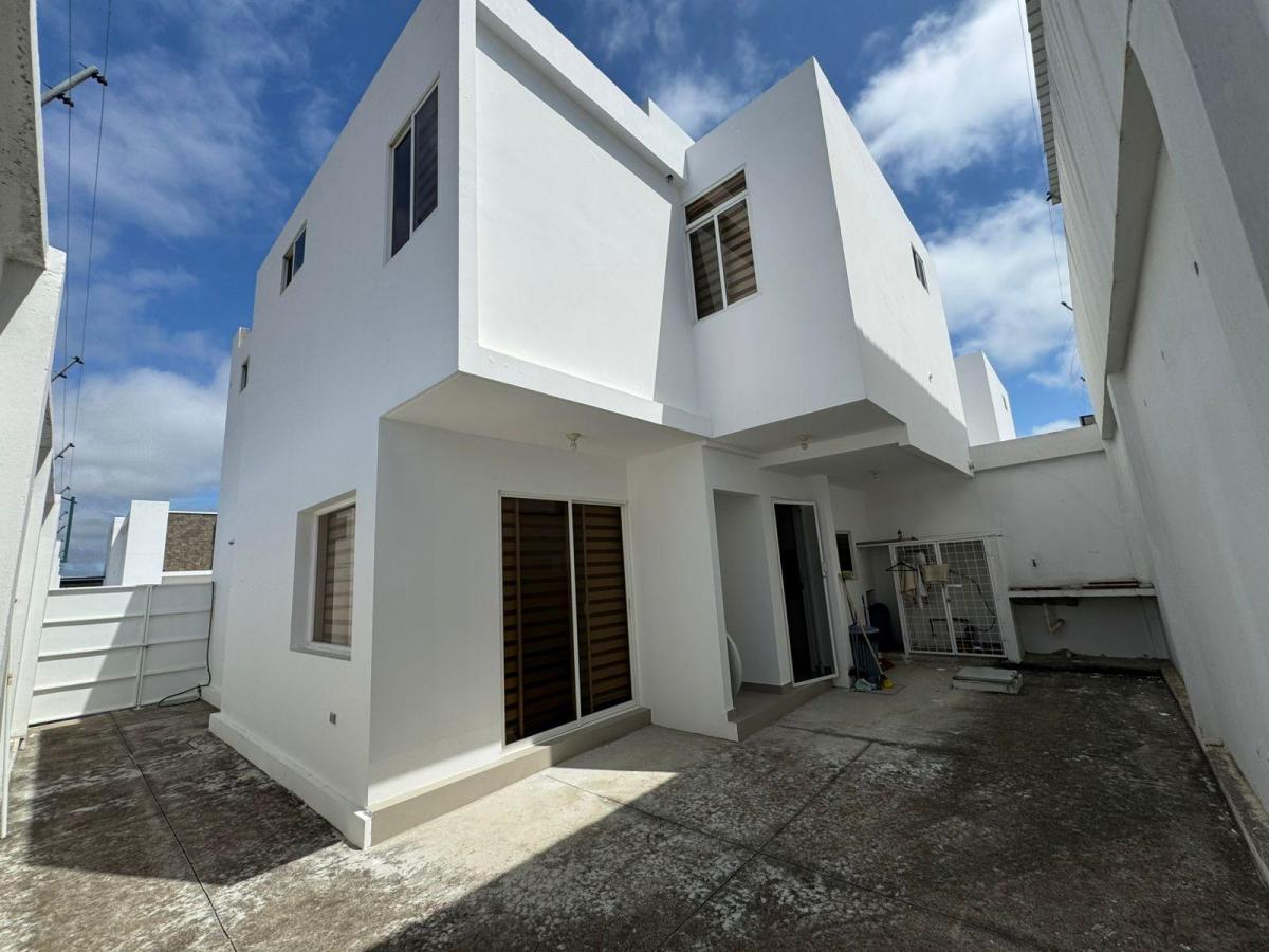La Casa en Venta en La Urbanizacion Luxor, Manabí — imagen 2