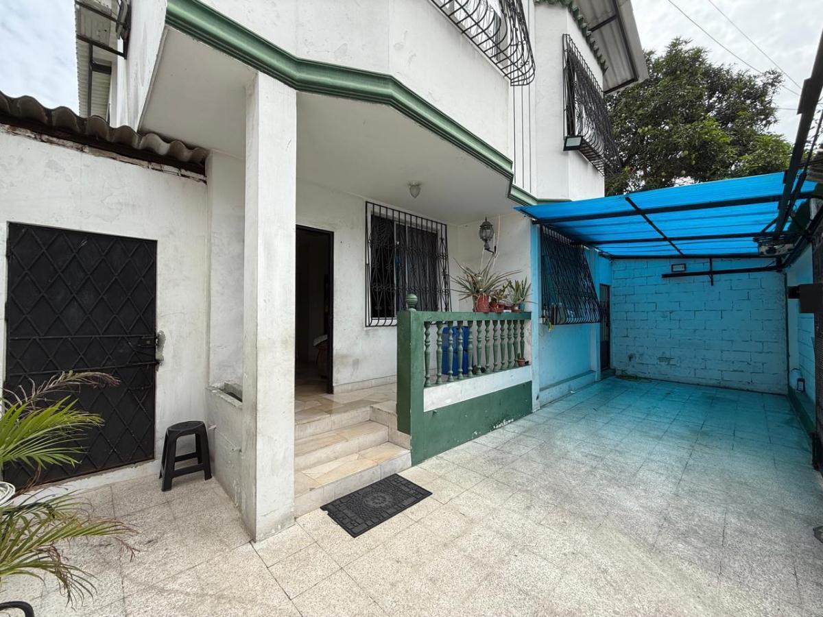 Casa en Venta de 4 Habitaciones Parcialmente Remodelada en Bellavista, Guayas — imagen 9