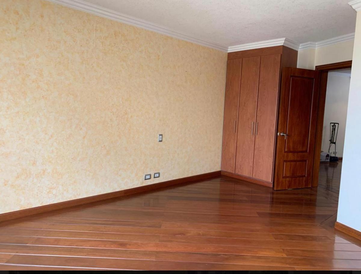 Vendo Departamento Lomas de Monteserrin — imagen 6