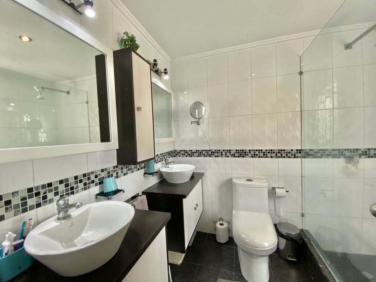 Vendo, Casa en Vista Grande Cumbaya, Quito - Ecuador — imagen 5