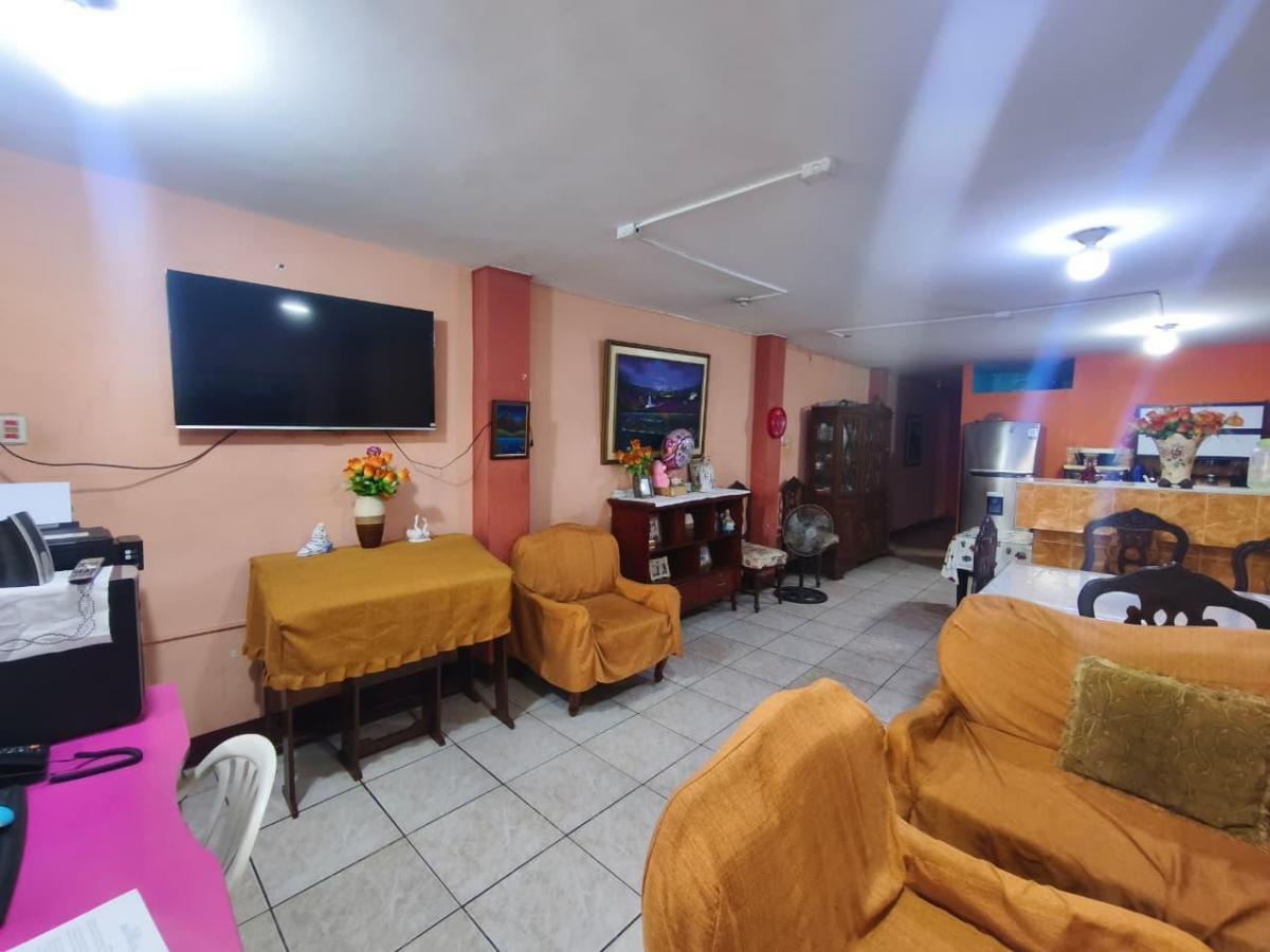 Casa Rentera en El Suburbio. Calle 24 y La E. Entrando por La 25. Guayas — imagen 10