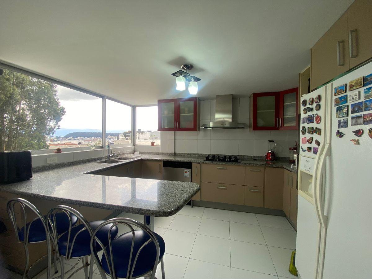 Casa de 306 m² con 4 Habitaciones en Venta en El Bosque — imagen 4