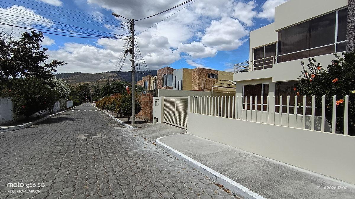 Casa de Venta en Cumbaya en Urbanización Privada — imagen 8