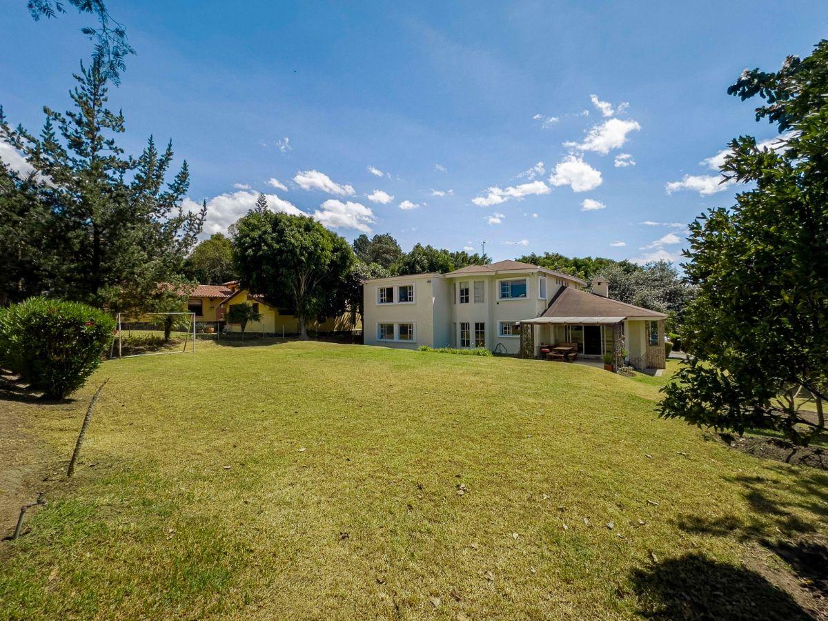 Casa de 1250 m² con 4 Dorm. en Venta en Lumbisí — imagen 10