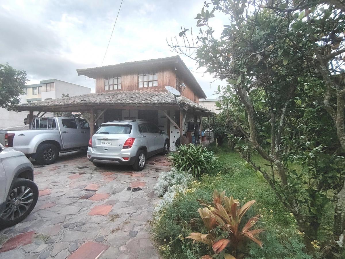 Terreno Esquinero Plano 1800 m² en Venta Sector Calderón — imagen 8