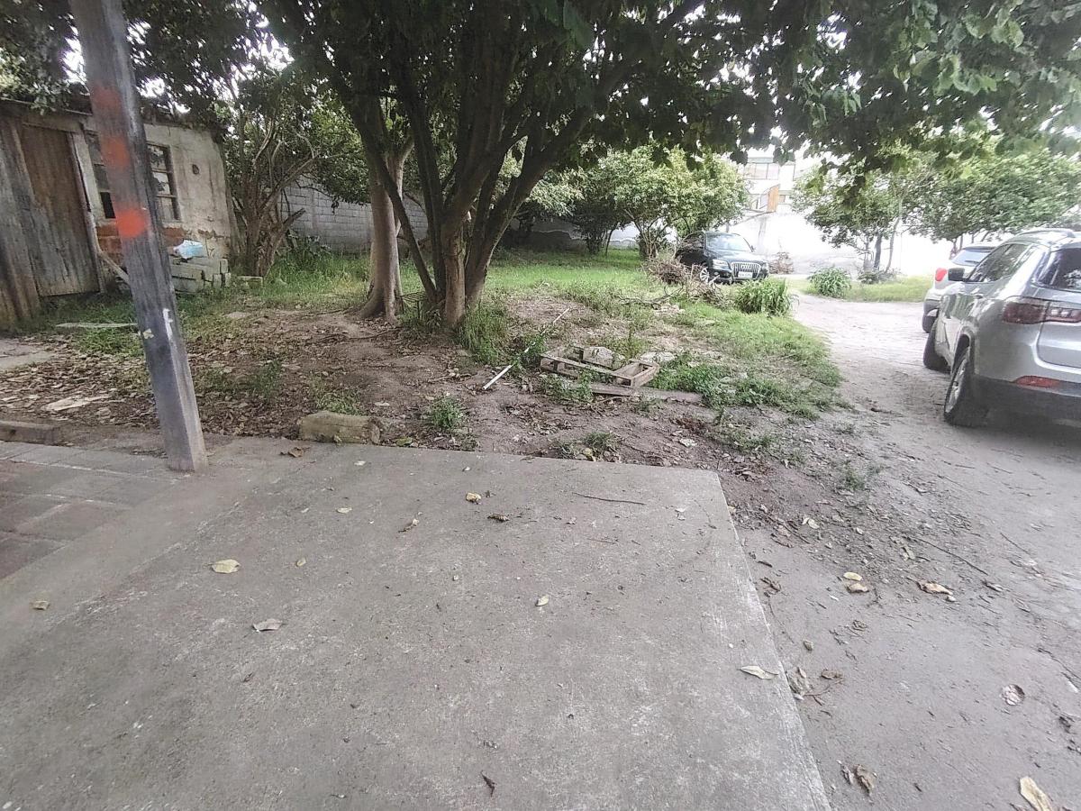 Terreno Esquinero Plano 1800 m² en Venta Sector Calderón — imagen 6