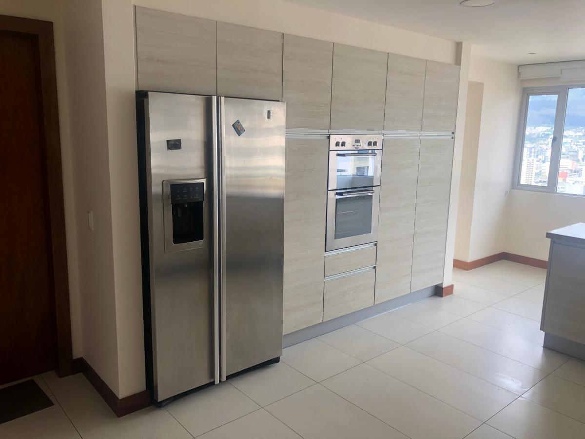 Quito Departamento Nuevo de Venta o Alquiler en La Gonzalez Suarez — imagen 3