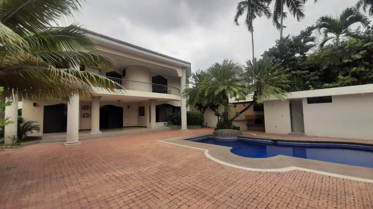 Laguna Club Se Alquila o Vende Linda Casa con Amplias Áreas Exteriores!, Guayas — imagen 7