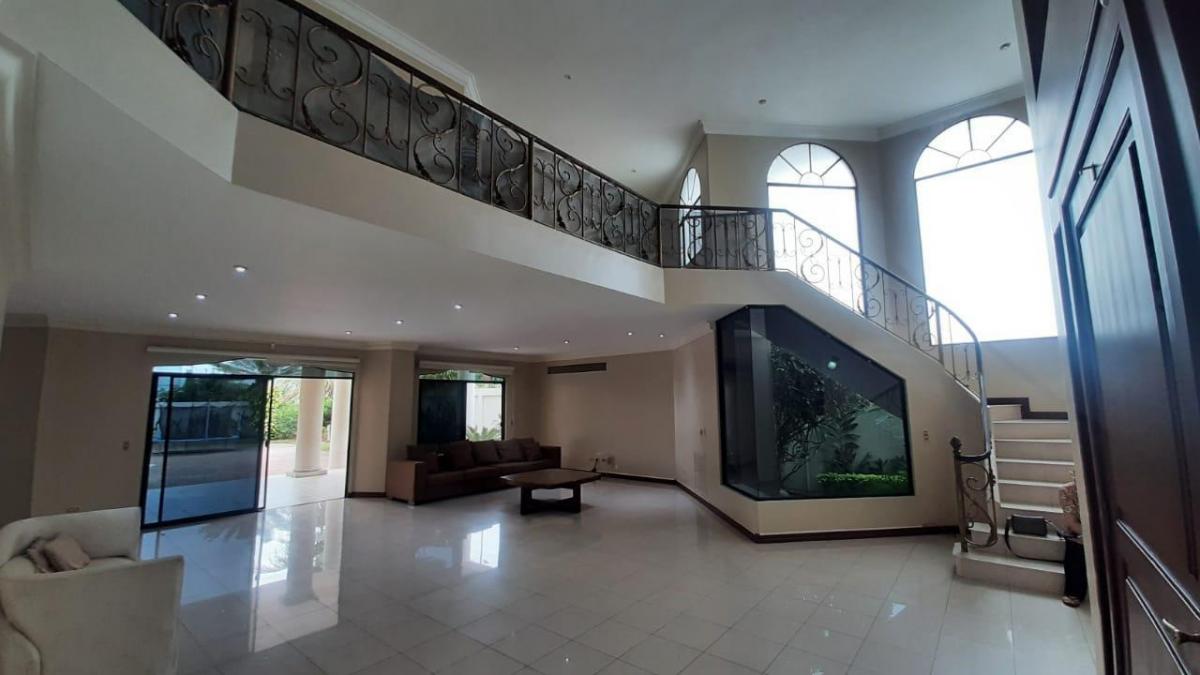 Laguna Club Se Alquila o Vende Linda Casa con Amplias Áreas Exteriores!, Guayas — imagen 3
