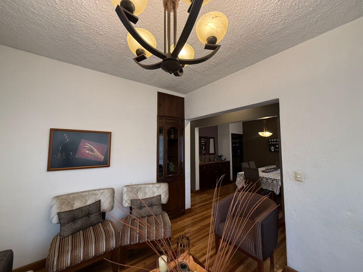 Casa Esquinera en Venta, Azuay — imagen 10