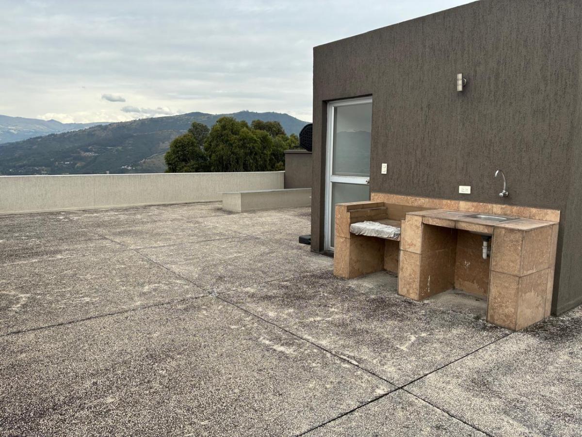 Departamento en San Juan de Cumbayá — imagen 2