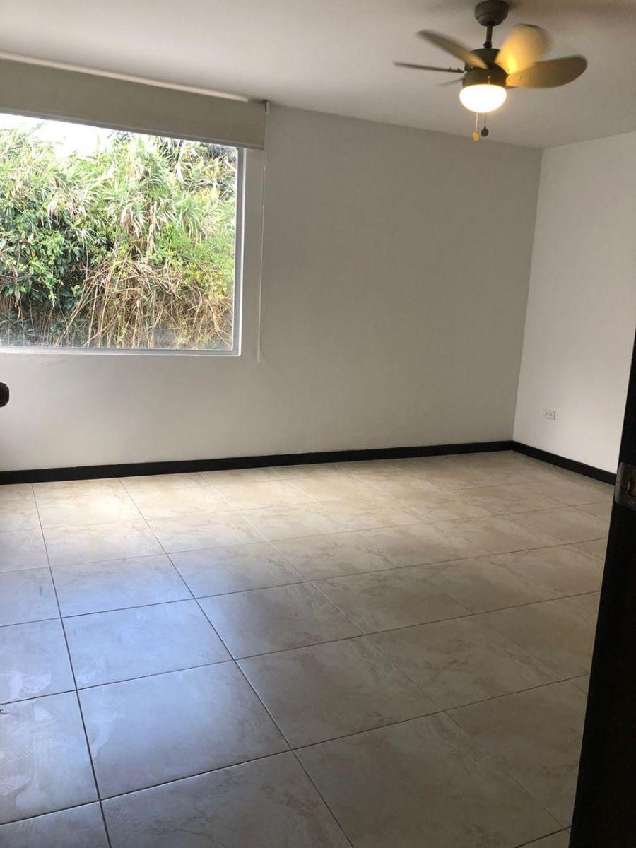 Casa de Venta de 3 Habitaciones en Tumbaco — imagen 7