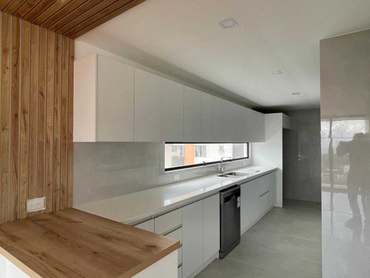 Venta Departamento de Lujo 3 Dorm. a Estrenar en Urbanización El Condado - Quito — imagen 4