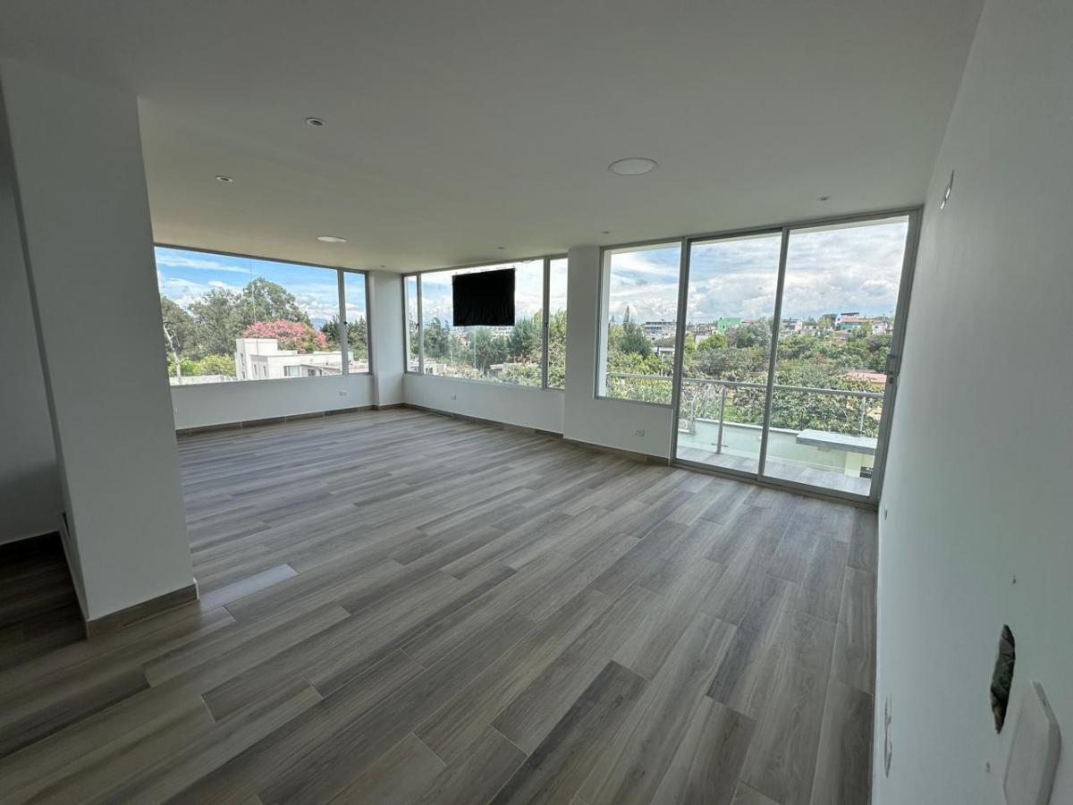 Venta Superficie de 229 m² Para Construir Departamento de 3 Dorm., Sector Tumbaco — imagen 2