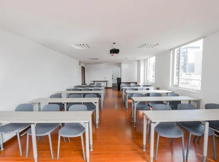 Oficina en Venta 60 m² en un Solo Ambiente, Sector La Carolina — imagen 1