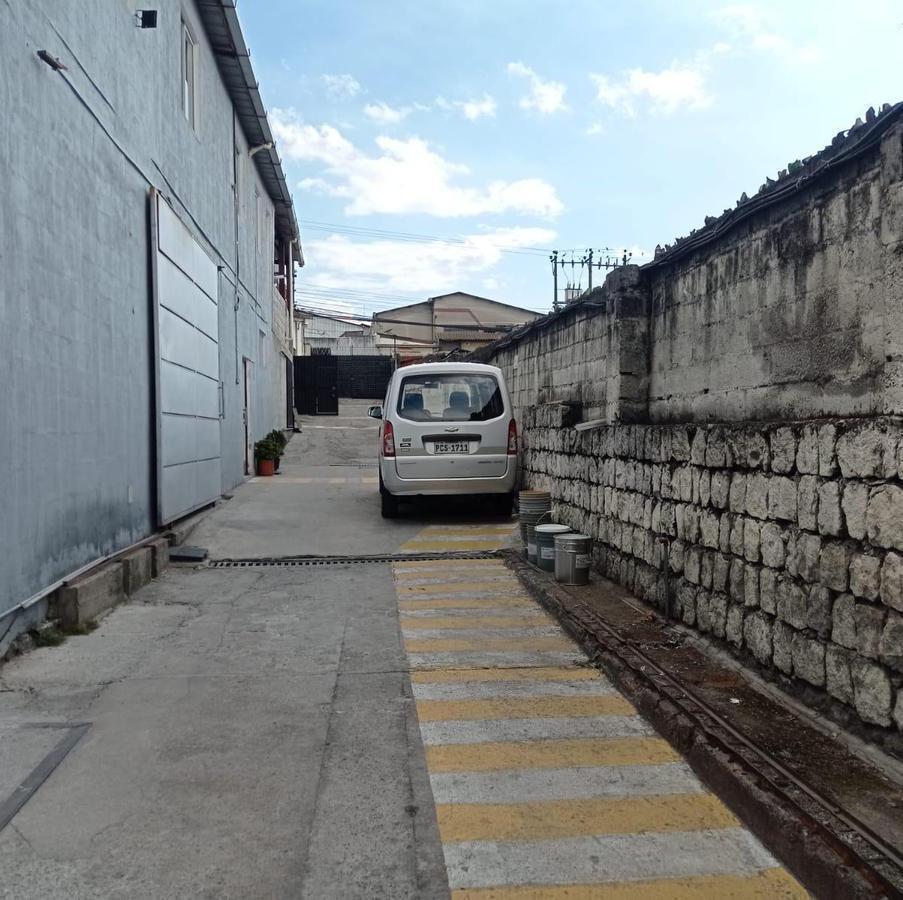 Se Vende Terreno con 4 Galpones, Sector Norte de Quito. Uso Industrial. Provincia de Pichincha — imagen 7