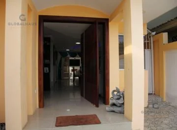 Venta de Casa en Urb. Puerto Azul, Via a La Costa, 4 Habitaciones, Piscina m. H, Guayas — imagen 2