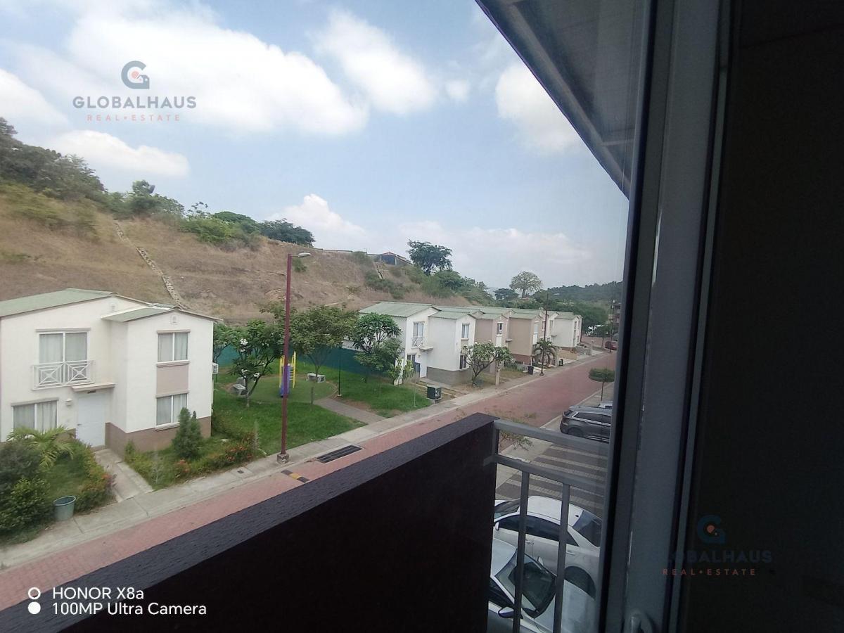 Departamento en Venta con Tres Habitaciones en León Febres Cordero Ribadeneyra m. N. Guayas — imagen 2