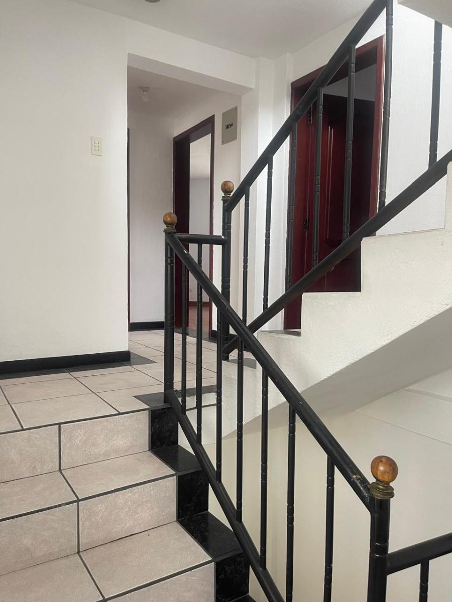 Se Vende Casa Dentro de Urbanizacion Sector San Isidro del Inca — imagen 2