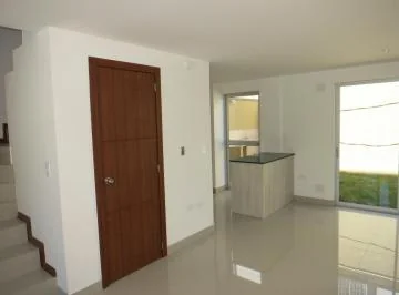 Venta Oportunidad Casa 2 Plantas con Amplia Terraza Valle de Los Chillos — imagen 4