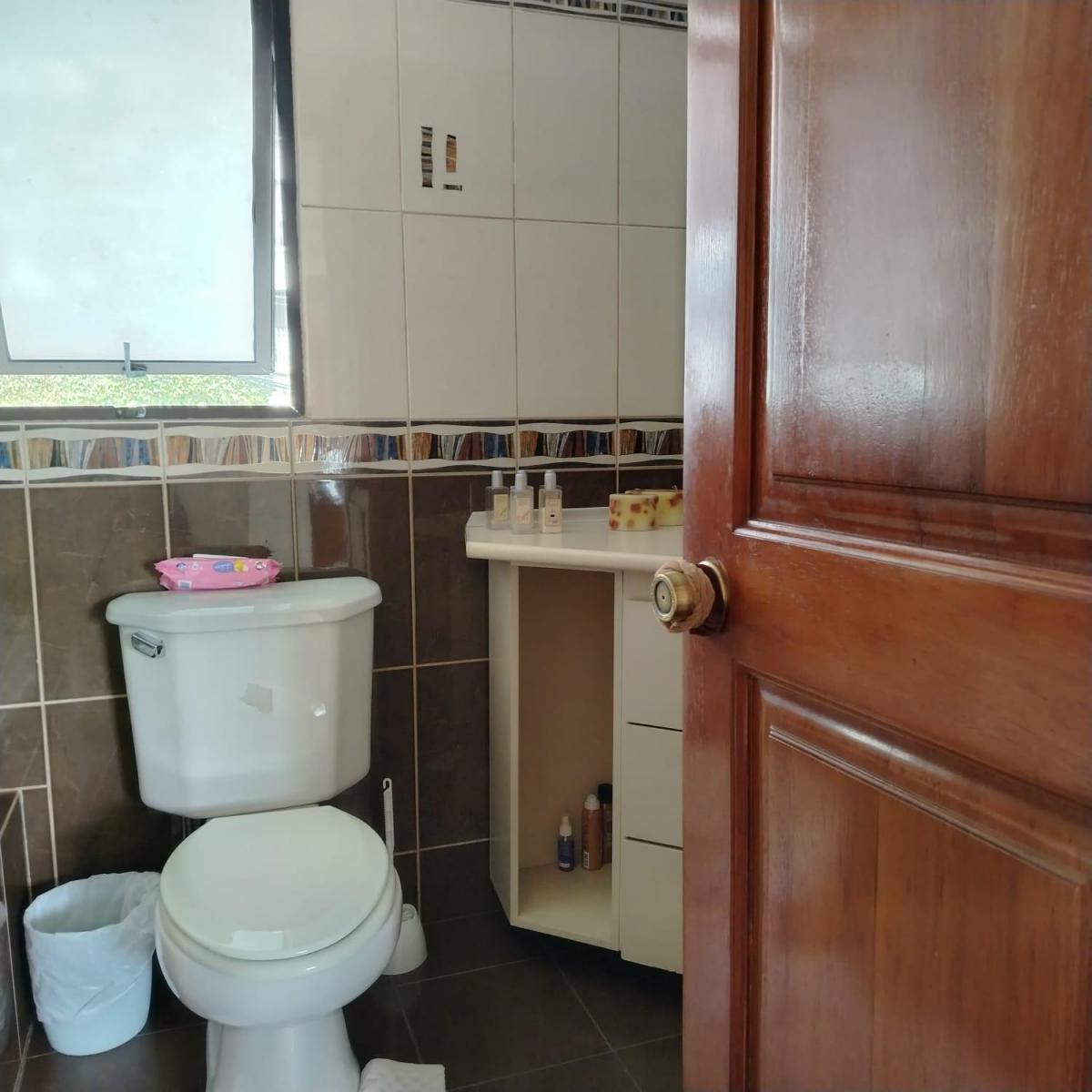 Venta de Apartamento en El Quito Tenis de 4 Dorm. y Estudio. Provincia de Pichincha — imagen 5