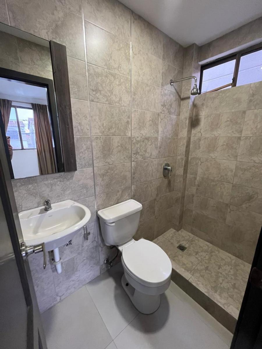 Casa en Venta Ubicada en La Urbanización La Joya, Etapa Rubí, Guayas — imagen 5
