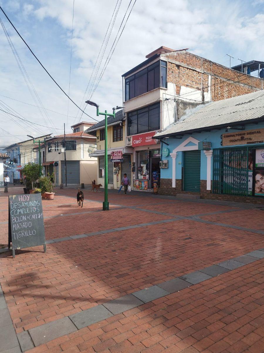 Casa con Local Comercial en El Centro de Sangolquí — imagen 3