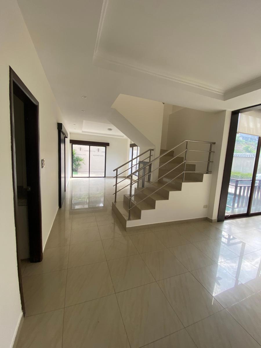 Vendo Casa en La Urbanización Bosques de La Costa, Guayas — imagen 2