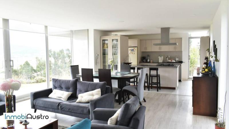 Cerca del Hospital del Iess, Venta de Hermosa Casa con Vista a La Ciudad, Azuay — imagen 10