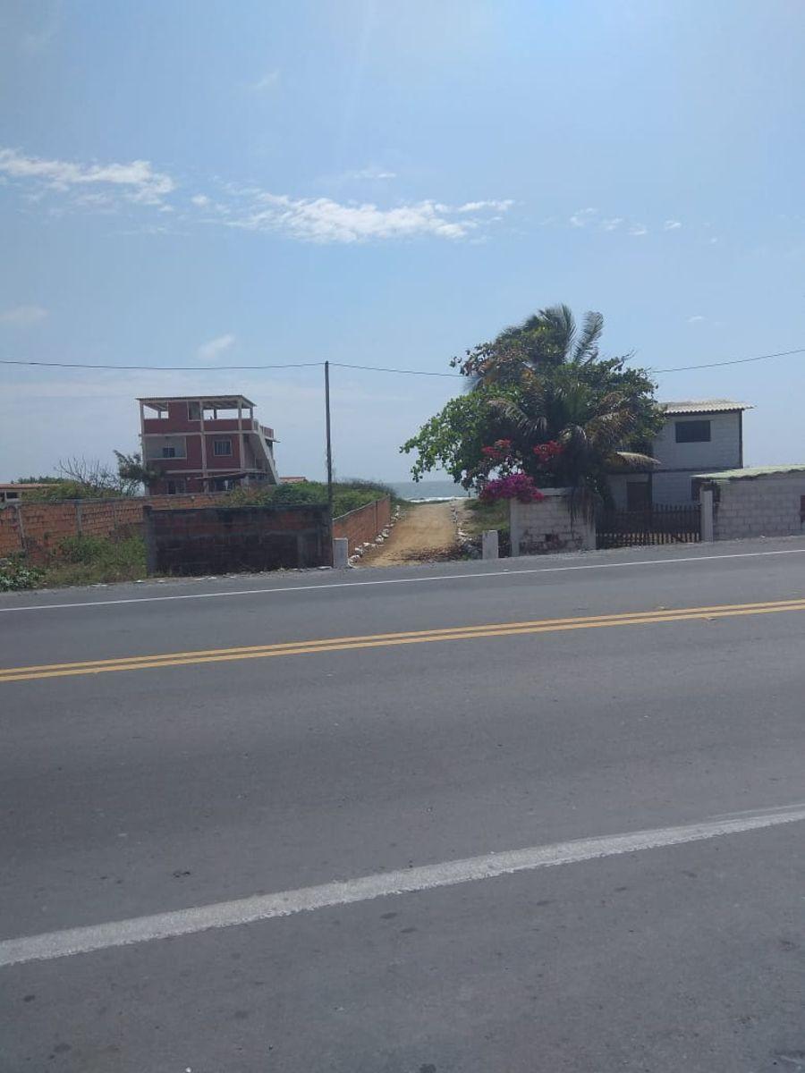 Venta de Casa de 213 m en Urbanización Cerrada, 2 Dorm. en Playas. en La Vía Playas Data, Guayas — imagen 6