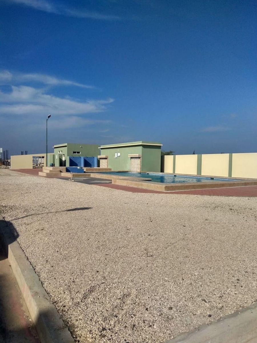 Venta de Casa de 213 m en Urbanización Cerrada, 2 Dorm. en Playas. en La Vía Playas Data, Guayas — imagen 4