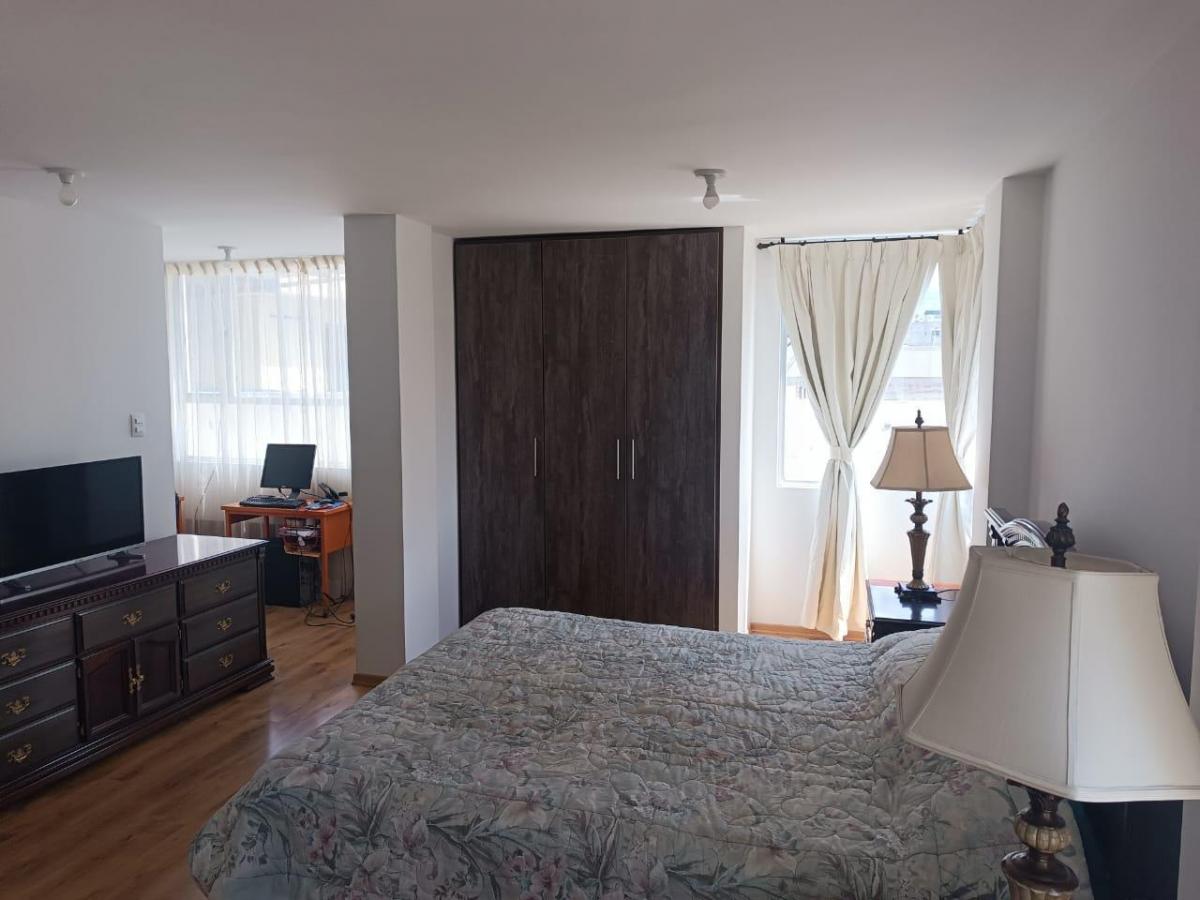 Casa con 170 m² y 3 Habitaciones en Venta en Norte de Riobamba, Chimborazo — imagen 2