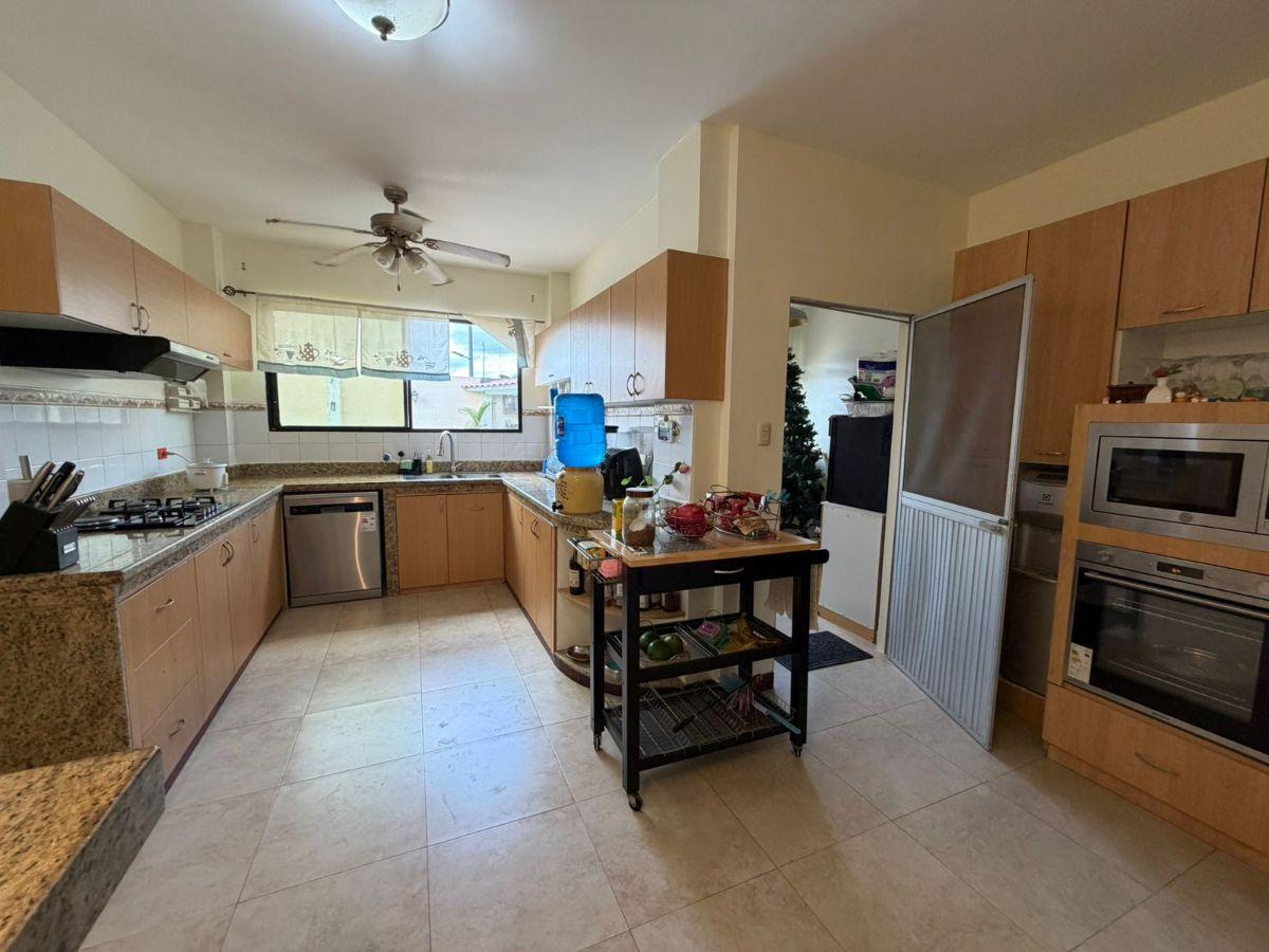 Casa en Alquiler o Venta de 419 m² con 4 Habitaciones en Urbanización de Vía a La Costa - Km. 22, Guayas — imagen 5