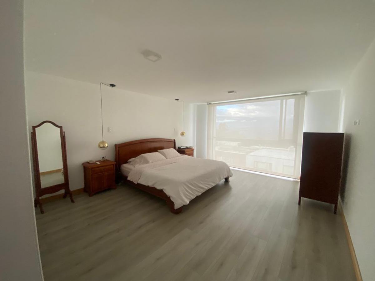 Hermosa Casa de Venta en Nayón, Segura, Moderna, No Adosada, Amplio Jardín Pr — imagen 9