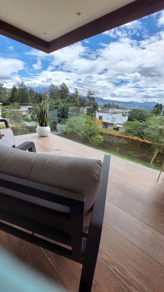 Hermosa Casa Dentro de Urbanizacion con Areas Verdes — imagen 9