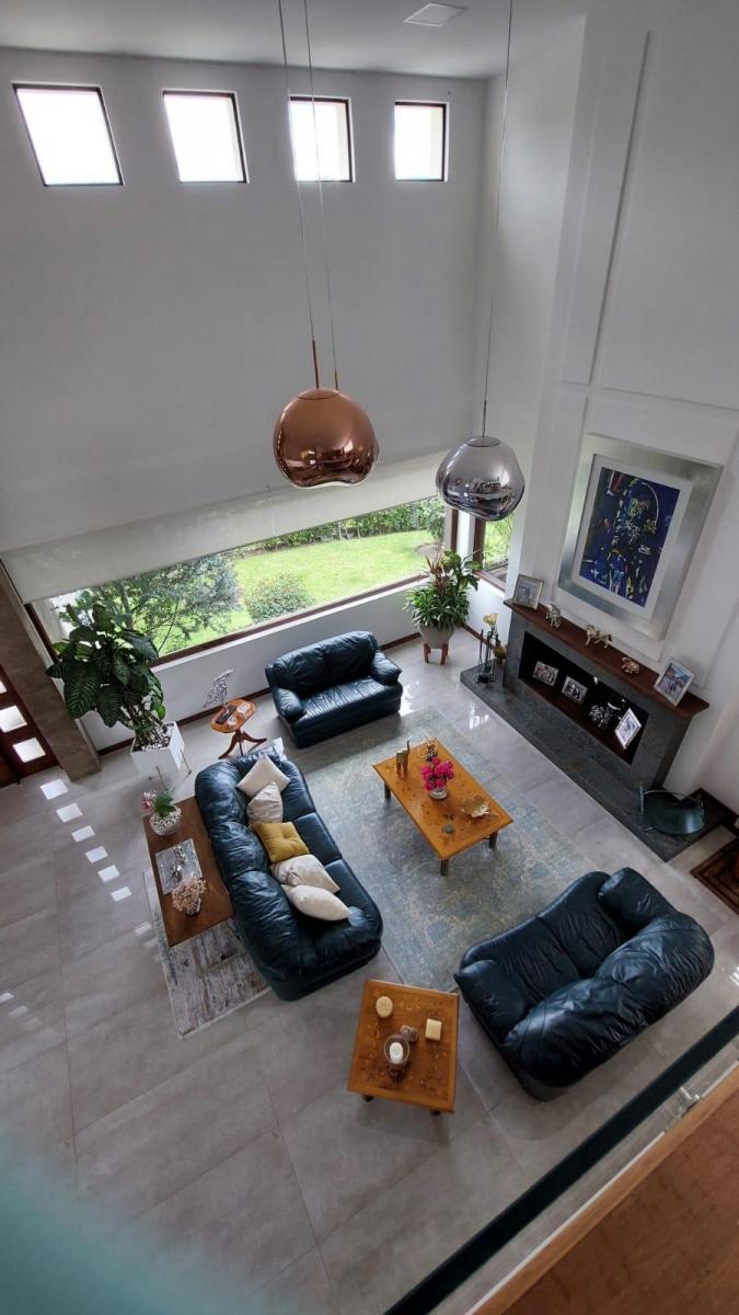 Hermosa Casa Dentro de Urbanizacion con Areas Verdes — imagen 6