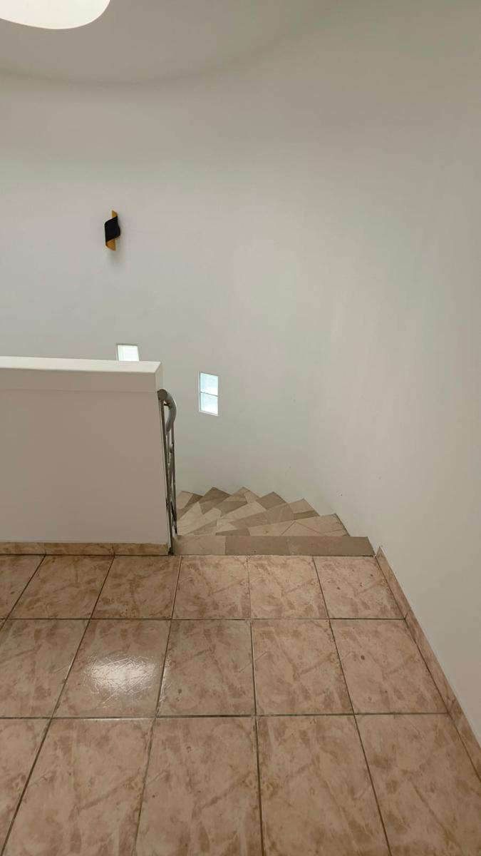 Casa en Venta Full Remodelada de 4 Habitaciones en Alborada 8ava Etapa - Norte Gye, Guayas — imagen 2