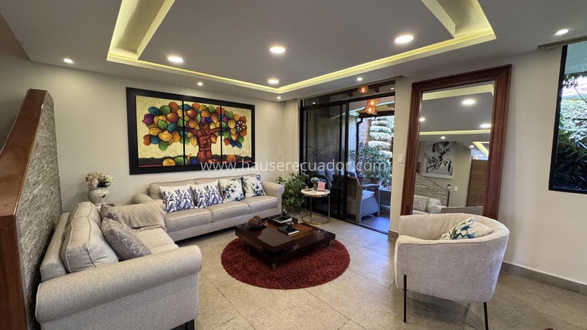 Casa de Venta Remodelada | 3 Habitac. | Amplias Áreas Verdes | Seguridad 24/7 | Sector Residencial — imagen 6