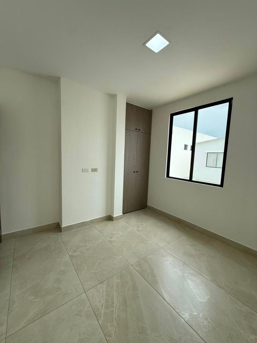 Casa en Venta de 4 Dorm. de Estreno - La Joya Etapa Aguamarina - Sector Aurora Daule, Guayas — imagen 3