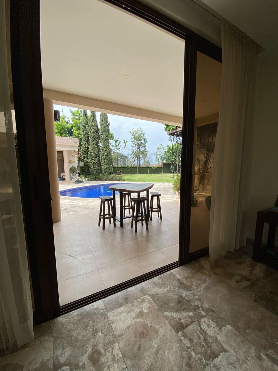 Casa en Venta con Piscina en Samborondón: Lujo en Una Sola Planta Am, Guayas — imagen 2