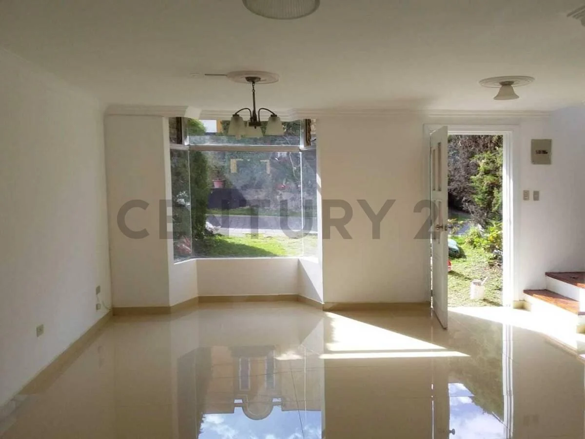 De Oportunidad Casa Norte de Quito por La Ant — imagen 10